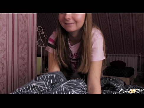 ❤️ Blondie tana tsotsar BFF's dinta sosai kuma ta sami Cum A Bakinta ❤️ Batsa kawai ❌️